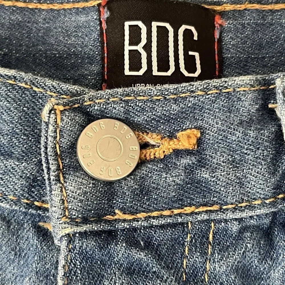 BDG Urban Outfitters Size 26 Denim High Rise Mom Shorts Rolled Cuff 100% Cotton - Picture 9 of 10